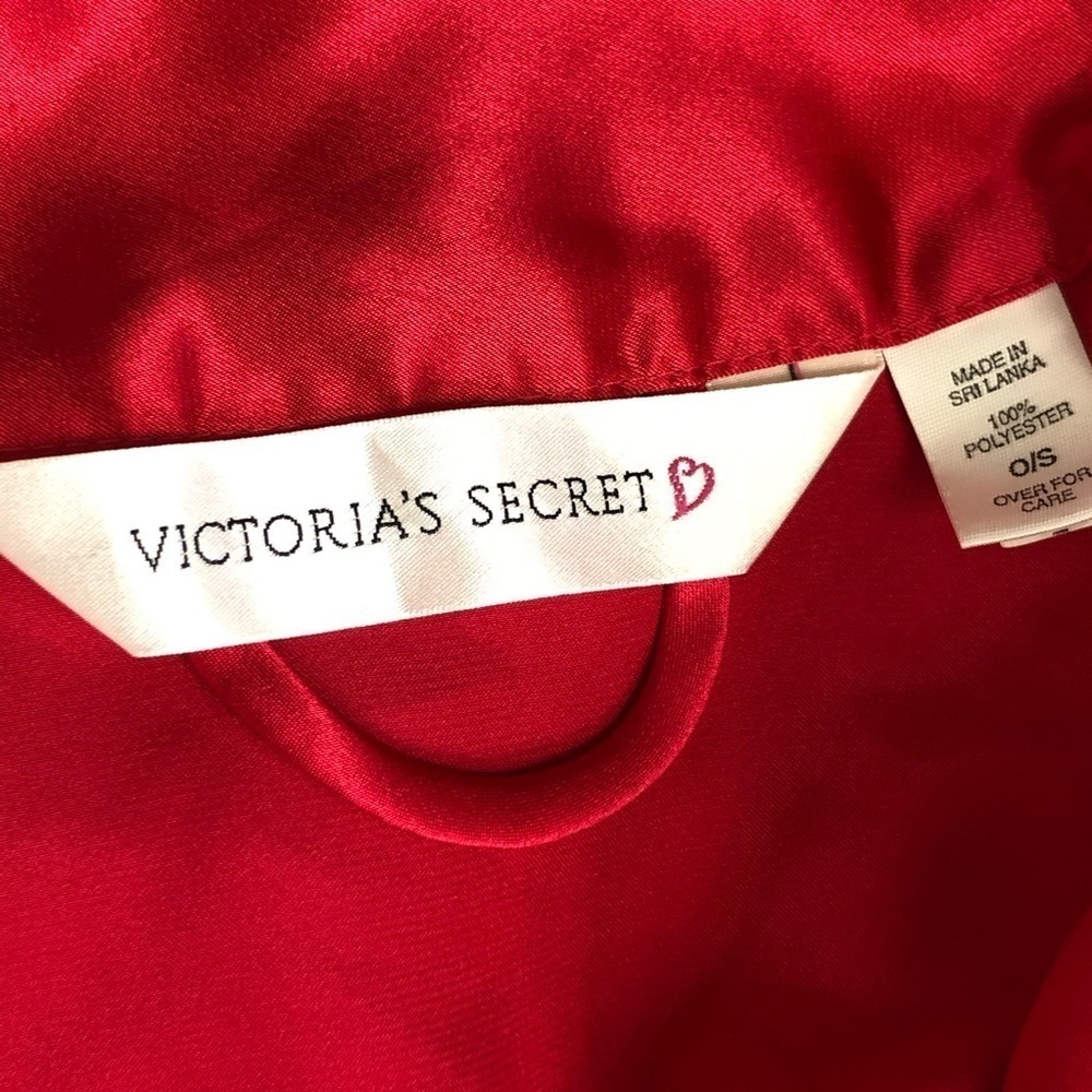 Victoria’s Secret red silky short kimono robe - Picture 4 of 9